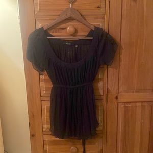 NWOT Tahari beautiful lace blouse